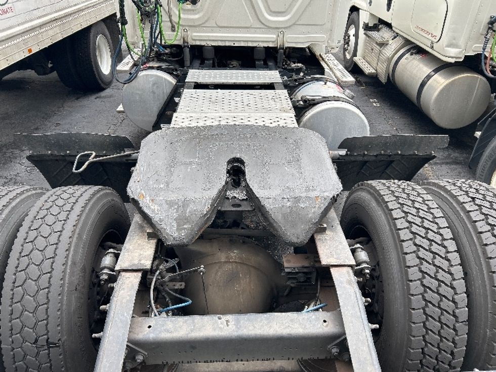 Day Cab Tractor-Heavy Duty Tractors-Freightliner-2019-Cascadia 11342ST-Duluth-GA-340,538\n\t\tmiles-$ 41,500 - Image 6