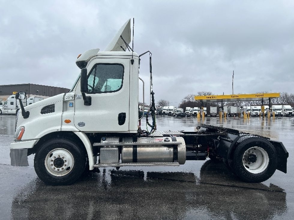 Day Cab Tractor-Heavy Duty Tractors-Freightliner-2019-Cascadia 11342ST-East Chicago-IN-275,461\n\t\tmiles-$ 25,750 - Image 4