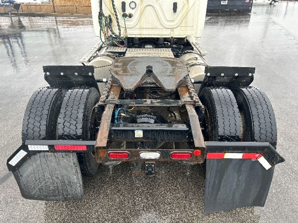 Day Cab Tractor-Heavy Duty Tractors-Freightliner-2019-Cascadia 11342ST-East Chicago-IN-275,461\n\t\tmiles-$ 25,750 - Image 6