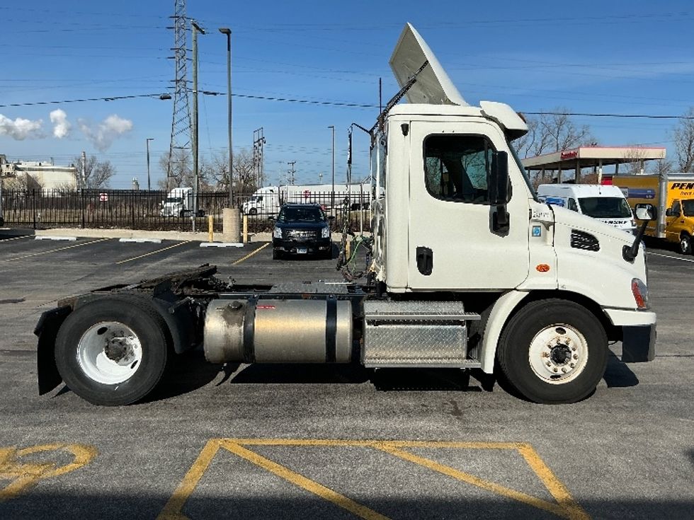 Day Cab Tractor-Heavy Duty Tractors-Freightliner-2019-Cascadia 11342ST-East Chicago-IN-275,461\n\t\tmiles-$ 25,750 - Image 8