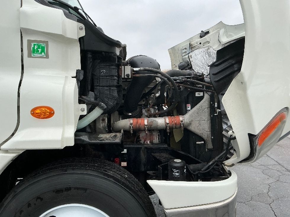 Day Cab Tractor-Heavy Duty Tractors-Freightliner-2019-Cascadia 11342ST-Elkhart-IN-395,543\n\t\tmiles-$ 24,500 - Image 15