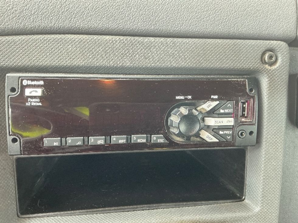 Day Cab Tractor-Heavy Duty Tractors-Freightliner-2019-Cascadia 11342ST-Elkhart-IN-395,543\n\t\tmiles-$ 24,500 - Image 18