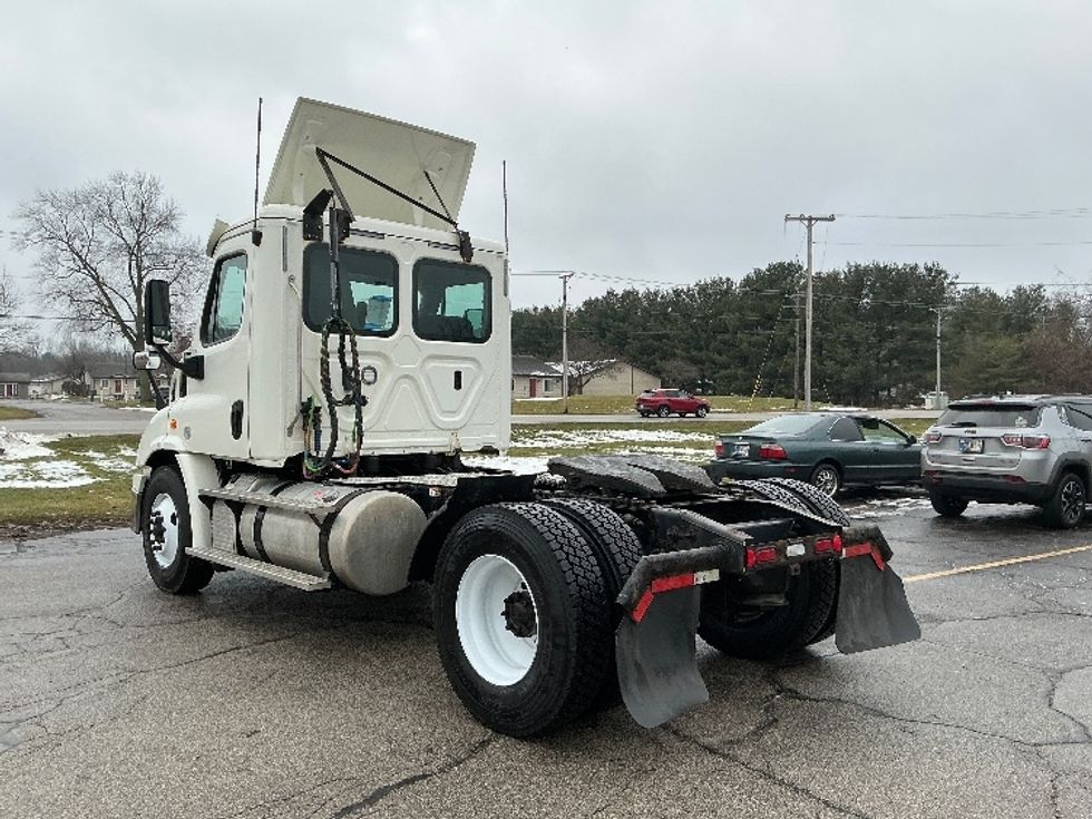 Day Cab Tractor-Heavy Duty Tractors-Freightliner-2019-Cascadia 11342ST-Elkhart-IN-395,543\n\t\tmiles-$ 24,500 - Image 5