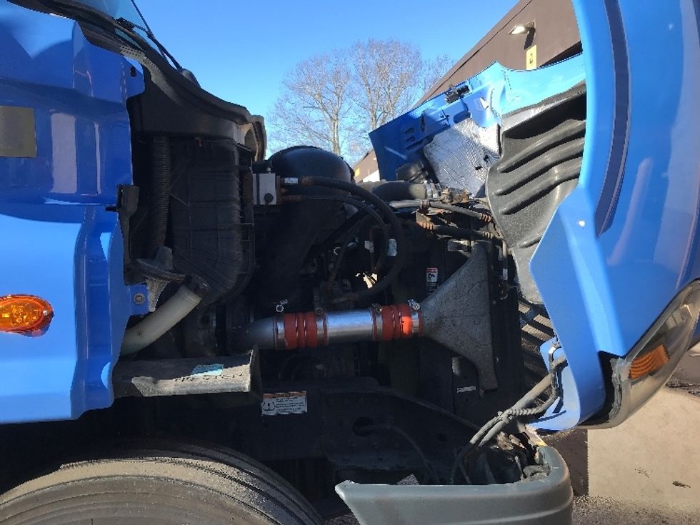 Day Cab Tractor-Heavy Duty Tractors-Freightliner-2019-Cascadia 11342ST-Franklin-MA-295,458\n\t\tmiles-$ 32,000 - Image 15