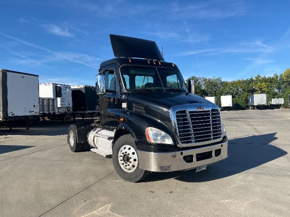 Day Cab Tractor-Heavy Duty Tractors-Freightliner-2019-Cascadia 11342ST-Goshen-IN-202,037\n\t\tmiles-$ 26,750 - Image 1