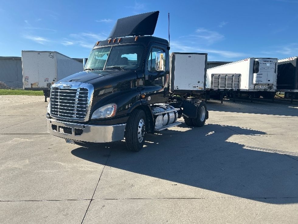 Day Cab Tractor-Heavy Duty Tractors-Freightliner-2019-Cascadia 11342ST-Goshen-IN-202,037\n\t\tmiles-$ 26,750 - Image 3