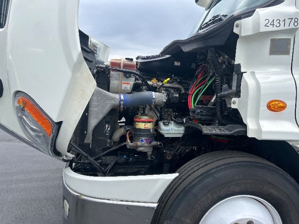 Day Cab Tractor-Heavy Duty Tractors-Freightliner-2019-Cascadia 11342ST-Indianapolis-IN-271,879\n\t\tmiles-$ 27,000 - Image 16