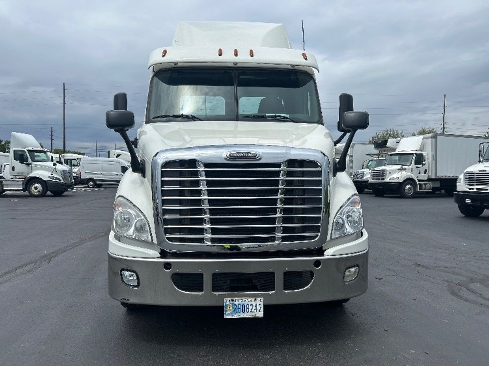 Day Cab Tractor-Heavy Duty Tractors-Freightliner-2019-Cascadia 11342ST-Indianapolis-IN-271,879\n\t\tmiles-$ 27,000 - Image 2