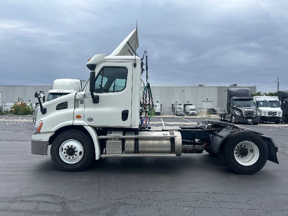 Day Cab Tractor-Heavy Duty Tractors-Freightliner-2019-Cascadia 11342ST-Indianapolis-IN-271,879\n\t\tmiles-$ 27,000 - Image 4