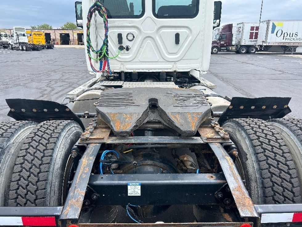 Day Cab Tractor-Heavy Duty Tractors-Freightliner-2019-Cascadia 11342ST-Indianapolis-IN-271,879\n\t\tmiles-$ 27,000 - Image 6