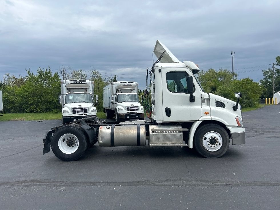 Day Cab Tractor-Heavy Duty Tractors-Freightliner-2019-Cascadia 11342ST-Indianapolis-IN-271,879\n\t\tmiles-$ 27,000 - Image 8