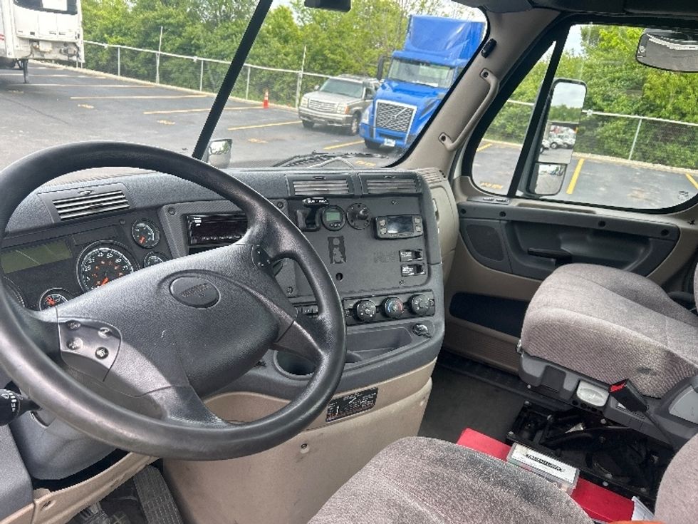 Day Cab Tractor-Heavy Duty Tractors-Freightliner-2019-Cascadia 11342ST-Indianapolis-IN-475,429\n\t\tmiles-$ 25,750 - Image 10