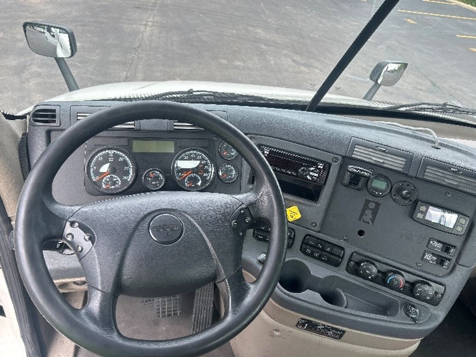 Day Cab Tractor-Heavy Duty Tractors-Freightliner-2019-Cascadia 11342ST-Indianapolis-IN-475,429\n\t\tmiles-$ 25,750 - Image 11