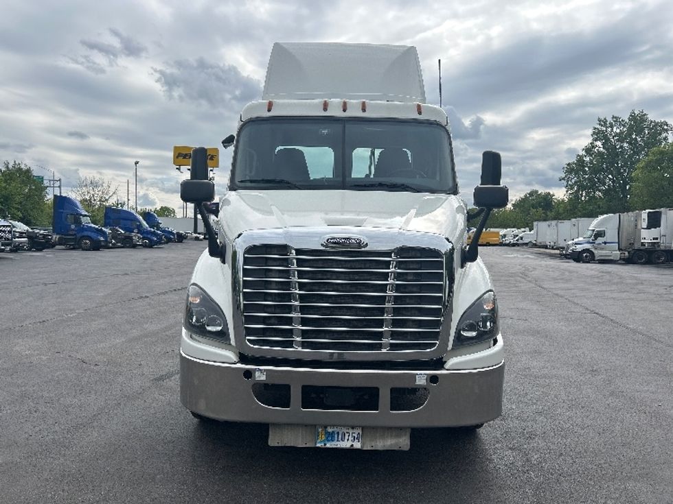 Day Cab Tractor-Heavy Duty Tractors-Freightliner-2019-Cascadia 11342ST-Indianapolis-IN-475,429\n\t\tmiles-$ 25,750 - Image 2