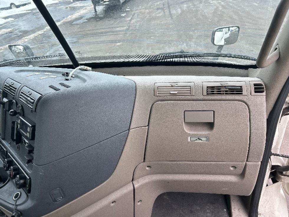 Day Cab Tractor-Heavy Duty Tractors-Freightliner-2019-Cascadia 11342ST-Indianapolis-IN-478,529\n\t\tmiles-$ 21,500 - Image 13