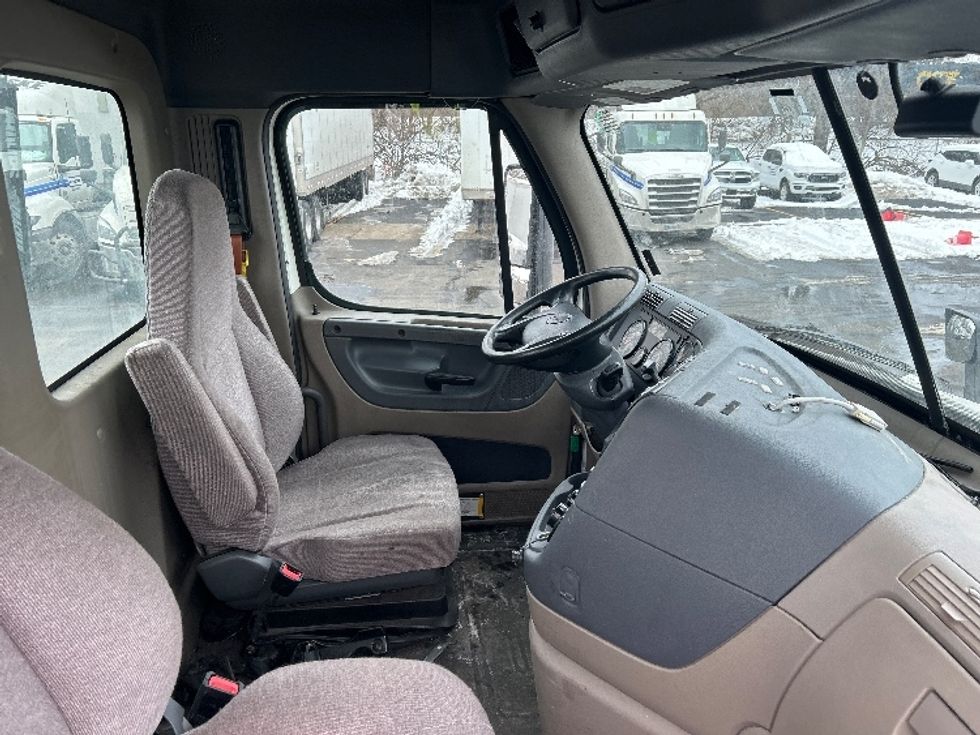 Day Cab Tractor-Heavy Duty Tractors-Freightliner-2019-Cascadia 11342ST-Indianapolis-IN-478,529\n\t\tmiles-$ 21,500 - Image 14