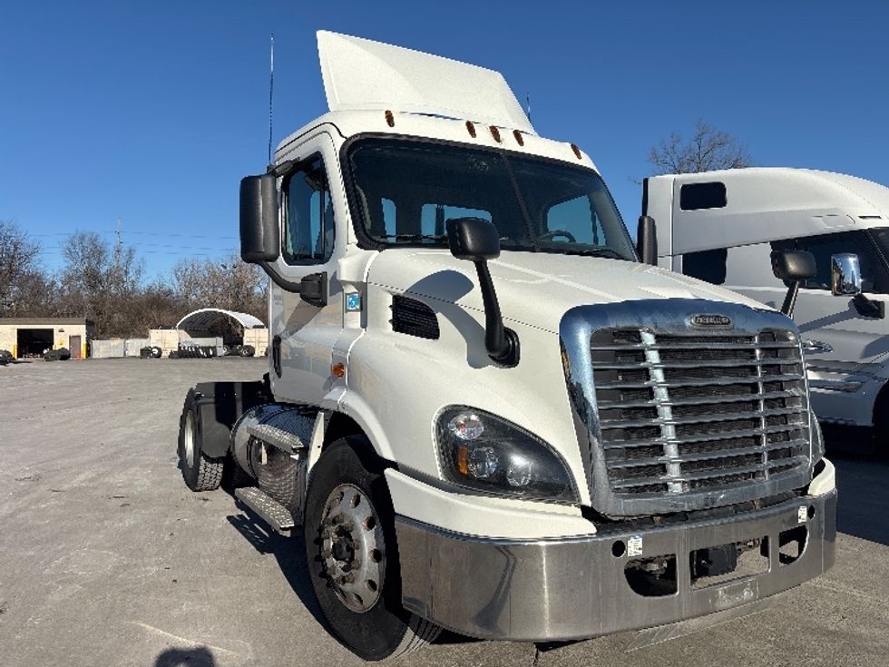 Day Cab Tractor-Heavy Duty Tractors-Freightliner-2019-Cascadia 11342ST-Indianapolis-IN-491,256\n\t\tmiles-$ 22,000 - Image 1