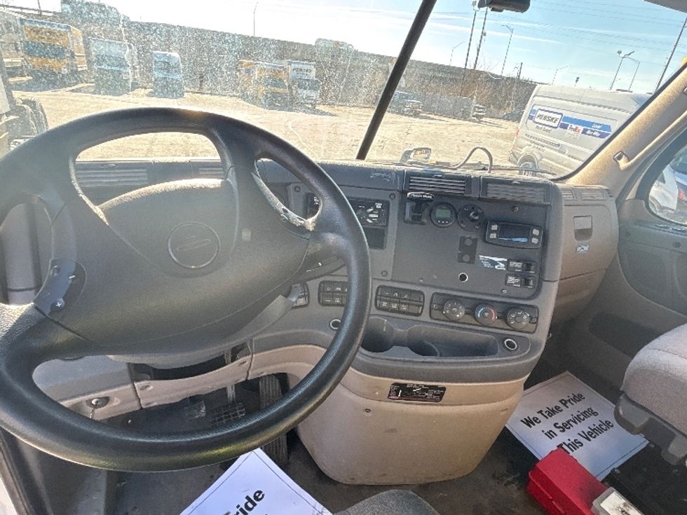 Day Cab Tractor-Heavy Duty Tractors-Freightliner-2019-Cascadia 11342ST-Indianapolis-IN-491,256\n\t\tmiles-$ 22,000 - Image 11