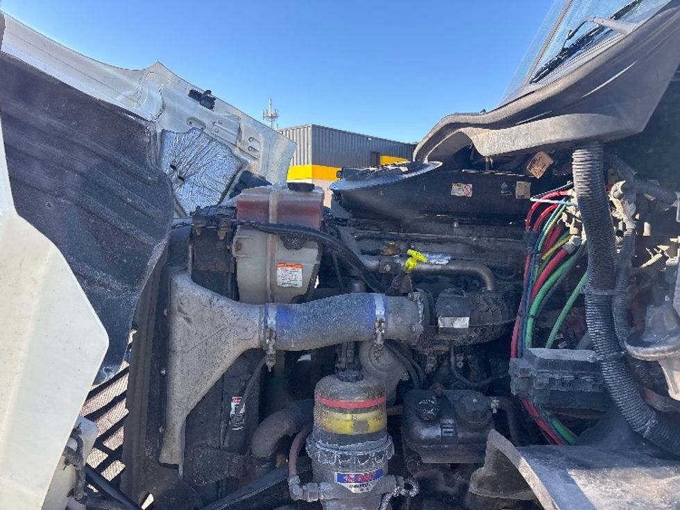 Day Cab Tractor-Heavy Duty Tractors-Freightliner-2019-Cascadia 11342ST-Indianapolis-IN-491,256\n\t\tmiles-$ 22,000 - Image 16