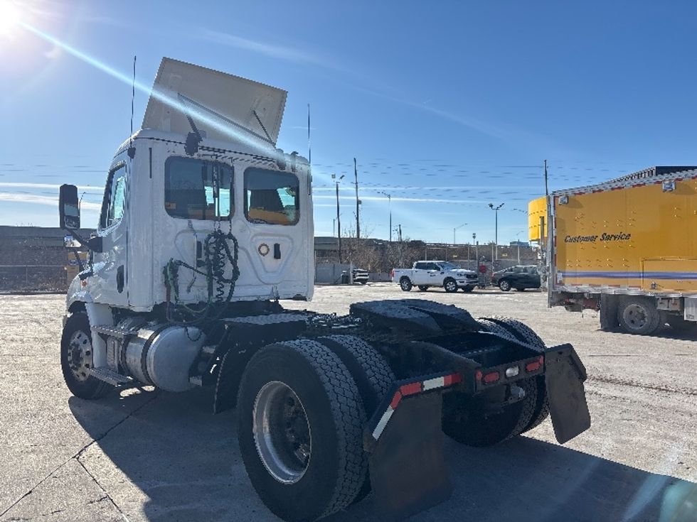 Day Cab Tractor-Heavy Duty Tractors-Freightliner-2019-Cascadia 11342ST-Indianapolis-IN-491,256\n\t\tmiles-$ 22,000 - Image 5