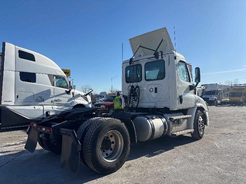 Day Cab Tractor-Heavy Duty Tractors-Freightliner-2019-Cascadia 11342ST-Indianapolis-IN-491,256\n\t\tmiles-$ 22,000 - Image 7