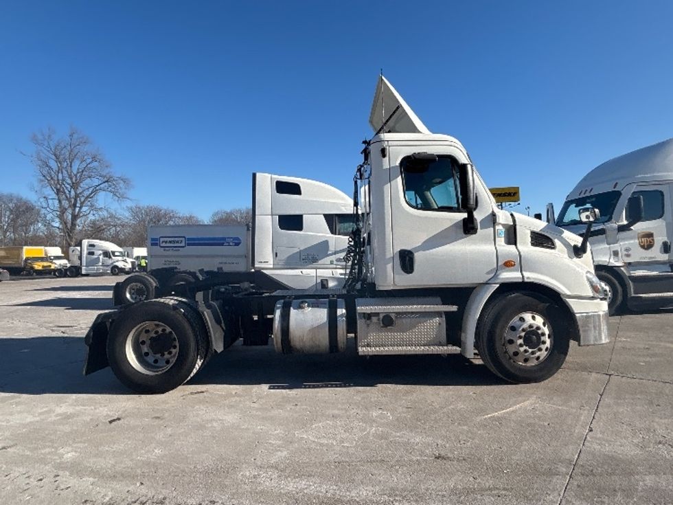 Day Cab Tractor-Heavy Duty Tractors-Freightliner-2019-Cascadia 11342ST-Indianapolis-IN-491,256\n\t\tmiles-$ 22,000 - Image 8