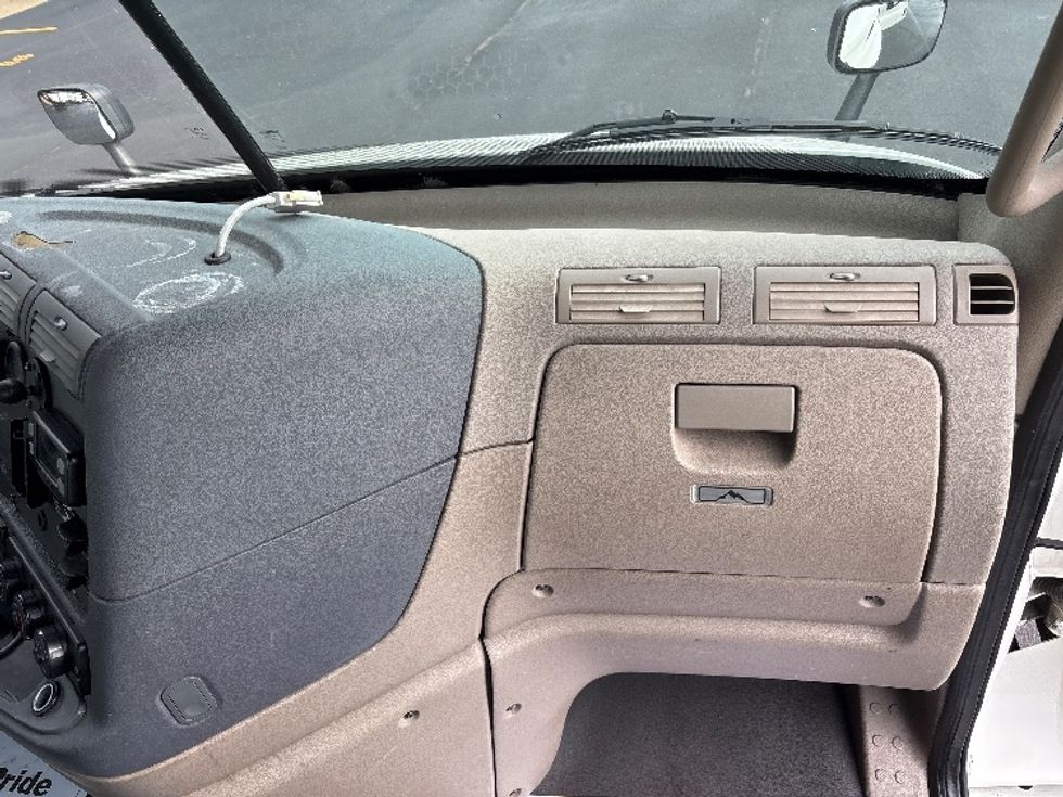 Day Cab Tractor-Heavy Duty Tractors-Freightliner-2019-Cascadia 11342ST-Indianapolis-IN-500,841\n\t\tmiles-$ 20,750 - Image 13