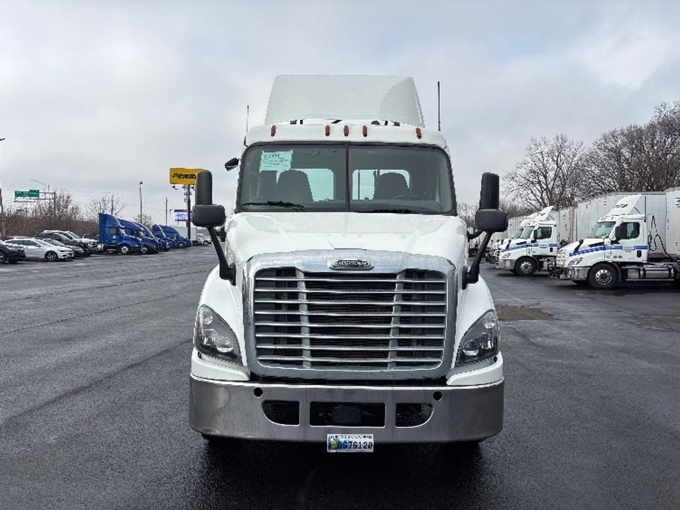 Day Cab Tractor-Heavy Duty Tractors-Freightliner-2019-Cascadia 11342ST-Indianapolis-IN-500,841\n\t\tmiles-$ 20,750 - Image 2