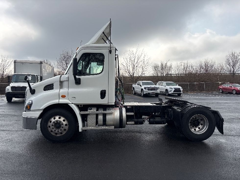 Day Cab Tractor-Heavy Duty Tractors-Freightliner-2019-Cascadia 11342ST-Indianapolis-IN-500,841\n\t\tmiles-$ 20,750 - Image 4