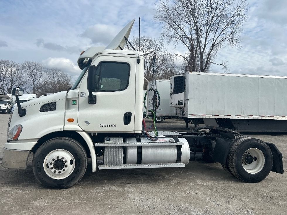 Day Cab Tractor-Heavy Duty Tractors-Freightliner-2019-Cascadia 11342ST-Jackson-TN-470,455\n\t\tmiles-$ 23,250 - Image 4