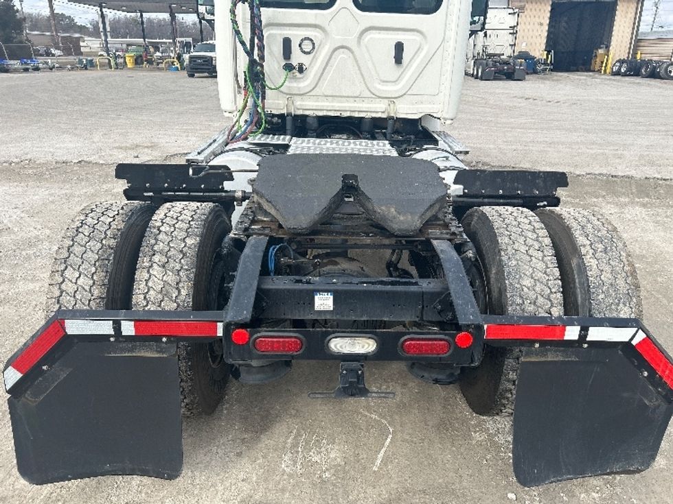 Day Cab Tractor-Heavy Duty Tractors-Freightliner-2019-Cascadia 11342ST-Jackson-TN-470,455\n\t\tmiles-$ 23,250 - Image 6