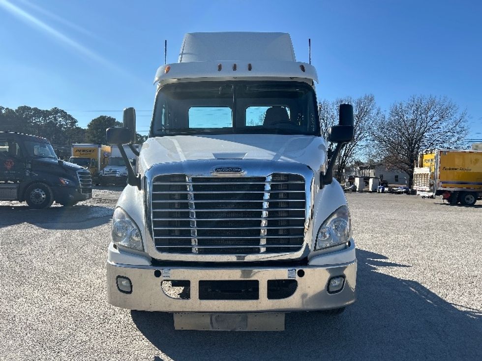 Day Cab Tractor-Heavy Duty Tractors-Freightliner-2019-Cascadia 11342ST-Jackson-TN-573,625\n\t\tmiles-$ 17,000 - Image 2