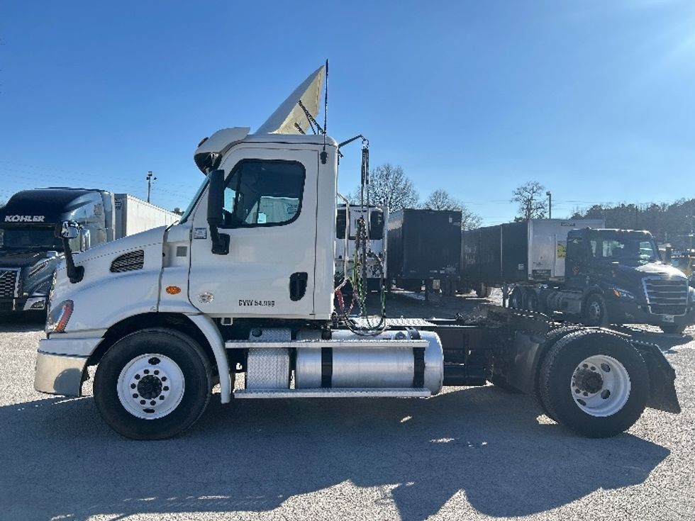 Day Cab Tractor-Heavy Duty Tractors-Freightliner-2019-Cascadia 11342ST-Jackson-TN-573,625\n\t\tmiles-$ 17,000 - Image 4