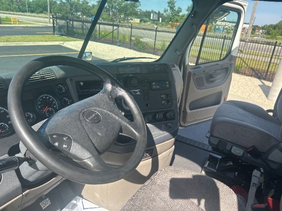 Day Cab Tractor-Heavy Duty Tractors-Freightliner-2019-Cascadia 11342ST-La Porte-IN-458,243\n\t\tmiles-$ 22,500 - Image 10