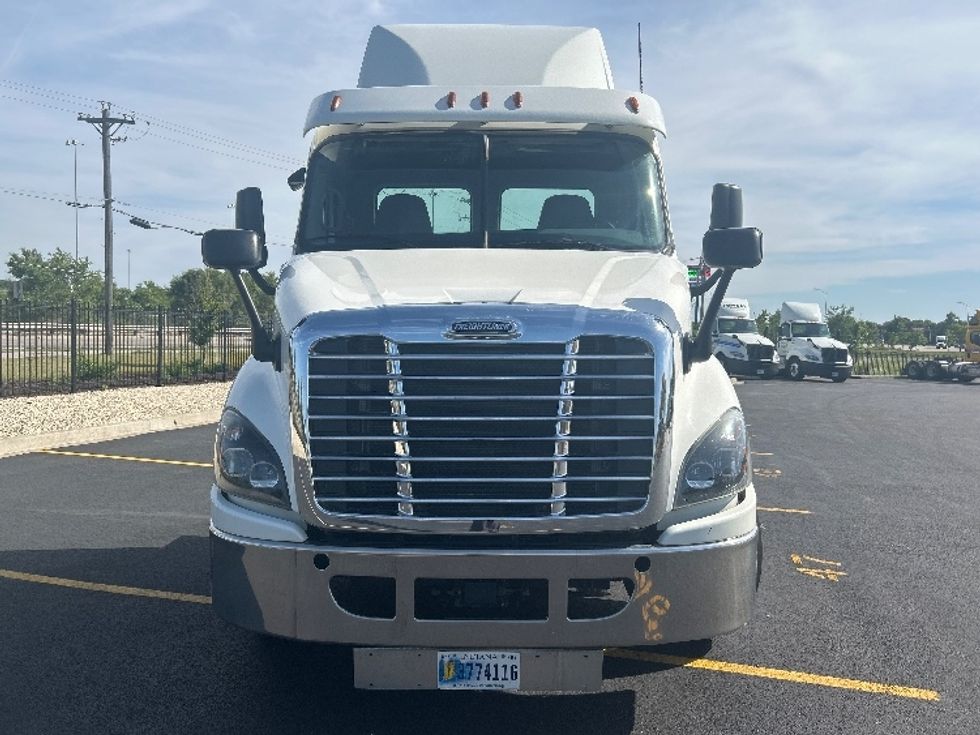 Day Cab Tractor-Heavy Duty Tractors-Freightliner-2019-Cascadia 11342ST-La Porte-IN-458,243\n\t\tmiles-$ 22,500 - Image 2