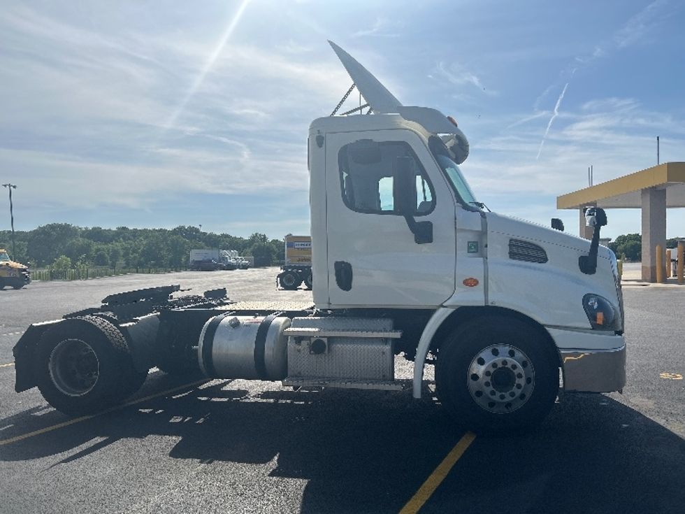 Day Cab Tractor-Heavy Duty Tractors-Freightliner-2019-Cascadia 11342ST-La Porte-IN-458,243\n\t\tmiles-$ 22,500 - Image 8