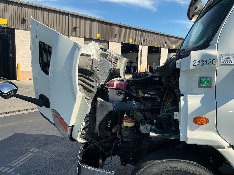 Day Cab Tractor-Heavy Duty Tractors-Freightliner-2019-Cascadia 11342ST-La Porte-IN-488,000\n\t\tmiles-$ 19,250 - Image 16