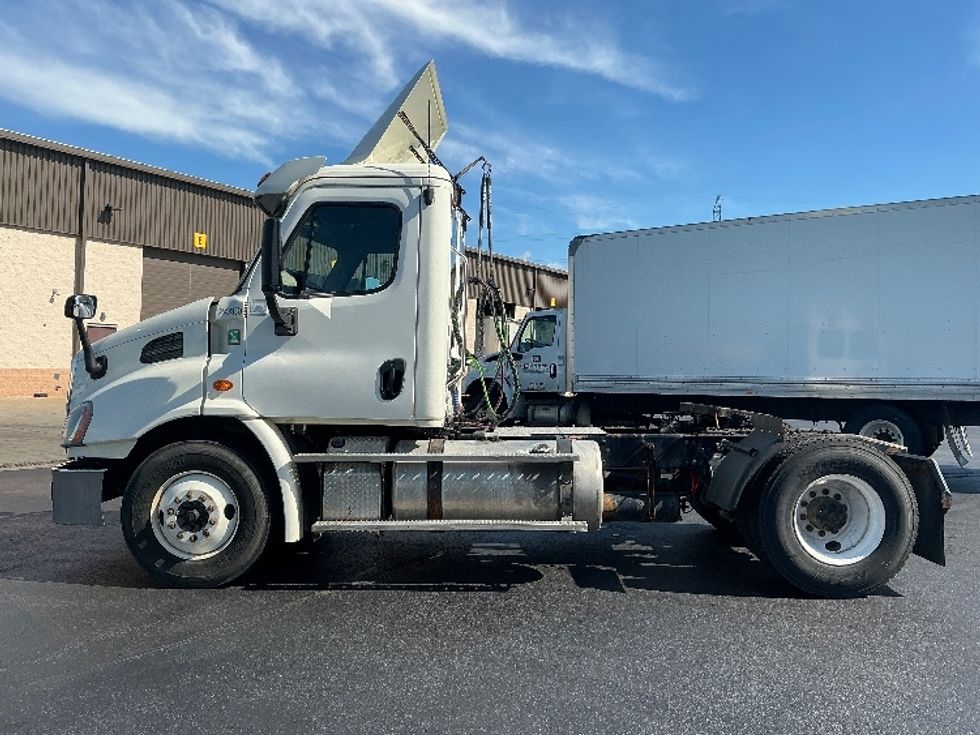 Day Cab Tractor-Heavy Duty Tractors-Freightliner-2019-Cascadia 11342ST-La Porte-IN-488,000\n\t\tmiles-$ 19,250 - Image 4