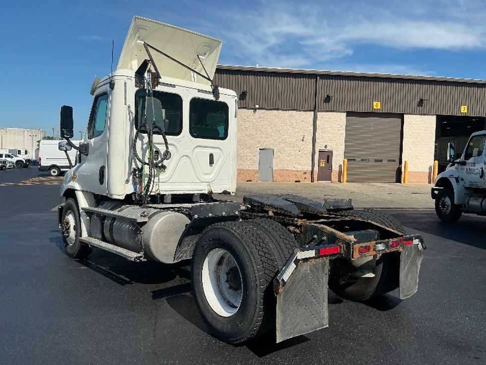 Day Cab Tractor-Heavy Duty Tractors-Freightliner-2019-Cascadia 11342ST-La Porte-IN-488,000\n\t\tmiles-$ 19,250 - Image 5