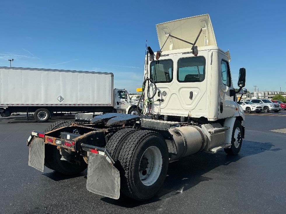 Day Cab Tractor-Heavy Duty Tractors-Freightliner-2019-Cascadia 11342ST-La Porte-IN-488,000\n\t\tmiles-$ 19,250 - Image 7
