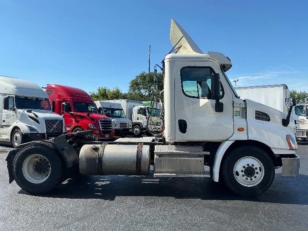 Day Cab Tractor-Heavy Duty Tractors-Freightliner-2019-Cascadia 11342ST-La Porte-IN-488,000\n\t\tmiles-$ 19,250 - Image 8