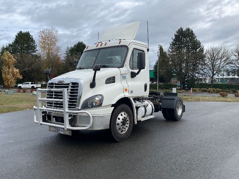 Day Cab Tractor-Heavy Duty Tractors-Freightliner-2019-Cascadia 11342ST-Lacey-WA-327,680\n\t\tmiles-$ 34,250 - Image 3