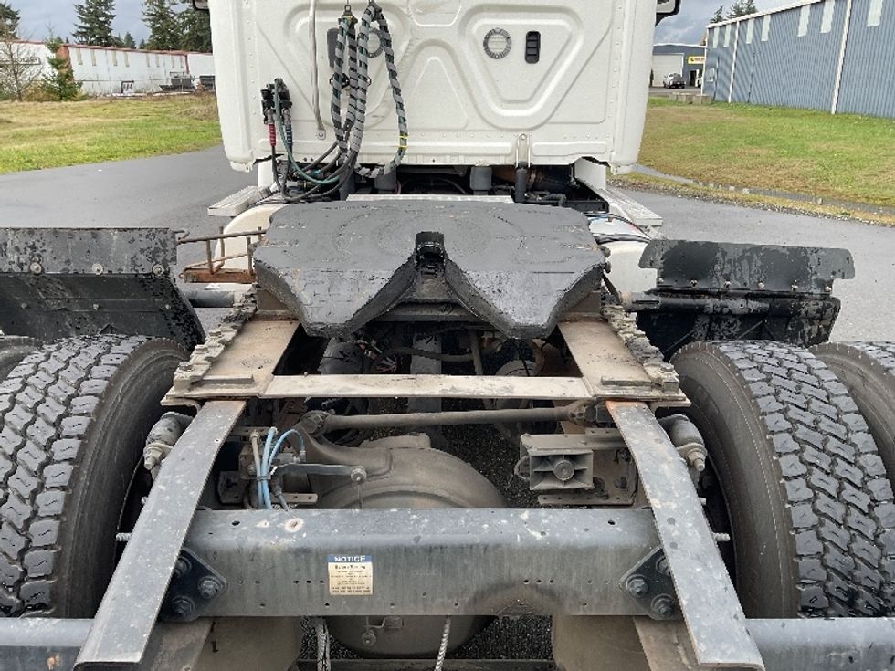 Day Cab Tractor-Heavy Duty Tractors-Freightliner-2019-Cascadia 11342ST-Lacey-WA-327,680\n\t\tmiles-$ 34,250 - Image 6