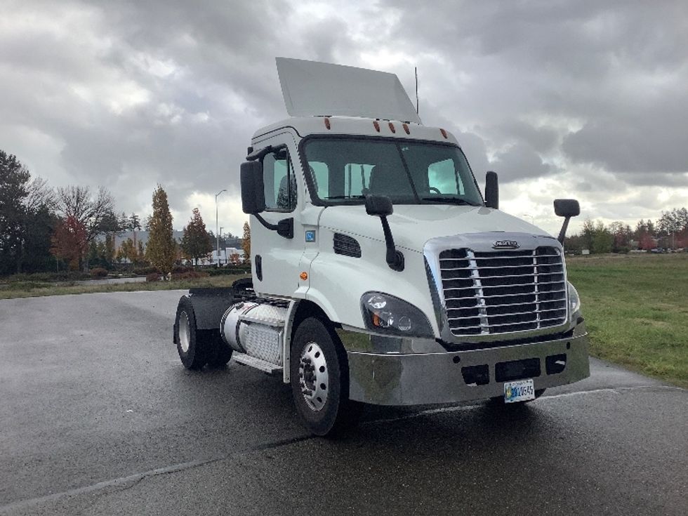 Day Cab Tractor-Heavy Duty Tractors-Freightliner-2019-Cascadia 11342ST-Lacey-WA-343,973\n\t\tmiles-$ 33,500 - Image 1