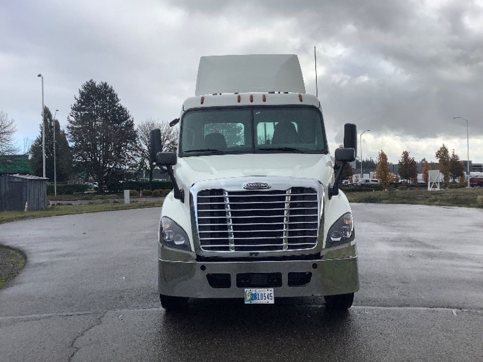 Day Cab Tractor-Heavy Duty Tractors-Freightliner-2019-Cascadia 11342ST-Lacey-WA-343,973\n\t\tmiles-$ 33,500 - Image 2