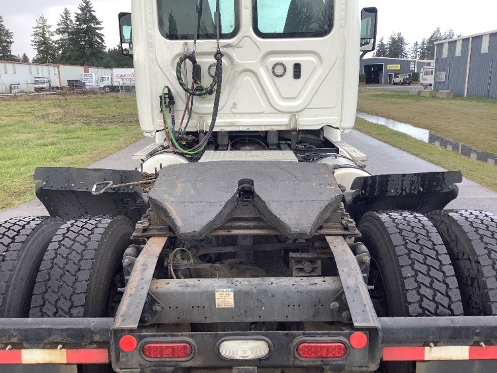 Day Cab Tractor-Heavy Duty Tractors-Freightliner-2019-Cascadia 11342ST-Lacey-WA-343,973\n\t\tmiles-$ 33,500 - Image 6