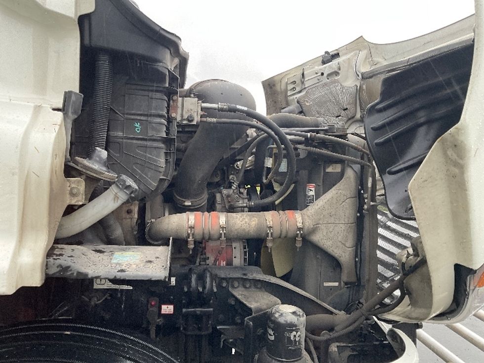 Day Cab Tractor-Heavy Duty Tractors-Freightliner-2019-Cascadia 11342ST-Lacey-WA-356,887\n\t\tmiles-$ 32,750 - Image 14