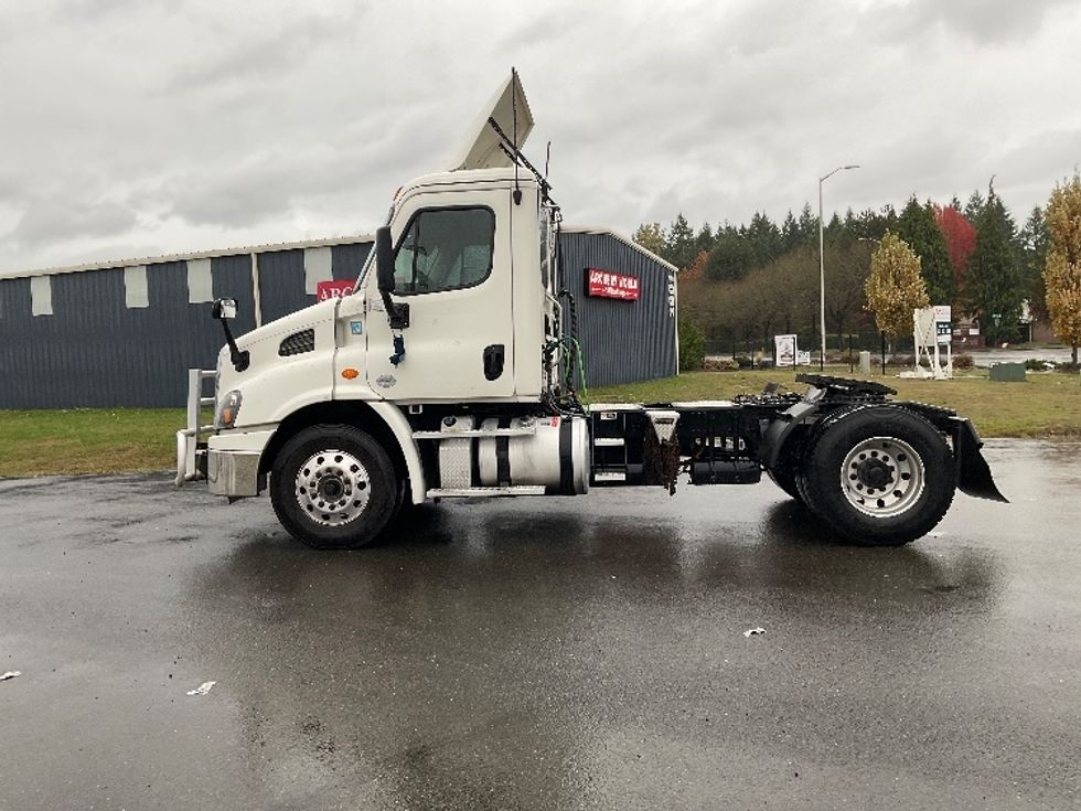 Day Cab Tractor-Heavy Duty Tractors-Freightliner-2019-Cascadia 11342ST-Lacey-WA-356,887\n\t\tmiles-$ 32,750 - Image 4