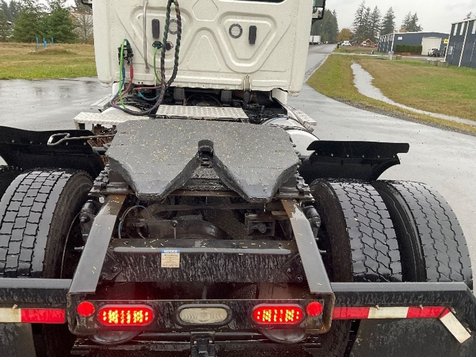 Day Cab Tractor-Heavy Duty Tractors-Freightliner-2019-Cascadia 11342ST-Lacey-WA-356,887\n\t\tmiles-$ 32,750 - Image 6