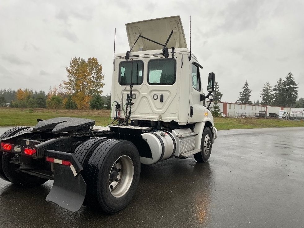 Day Cab Tractor-Heavy Duty Tractors-Freightliner-2019-Cascadia 11342ST-Lacey-WA-356,887\n\t\tmiles-$ 32,750 - Image 7